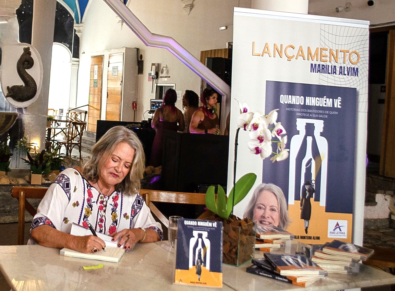 Nova obra reúne relatos reais do cotidiano da saúde pública