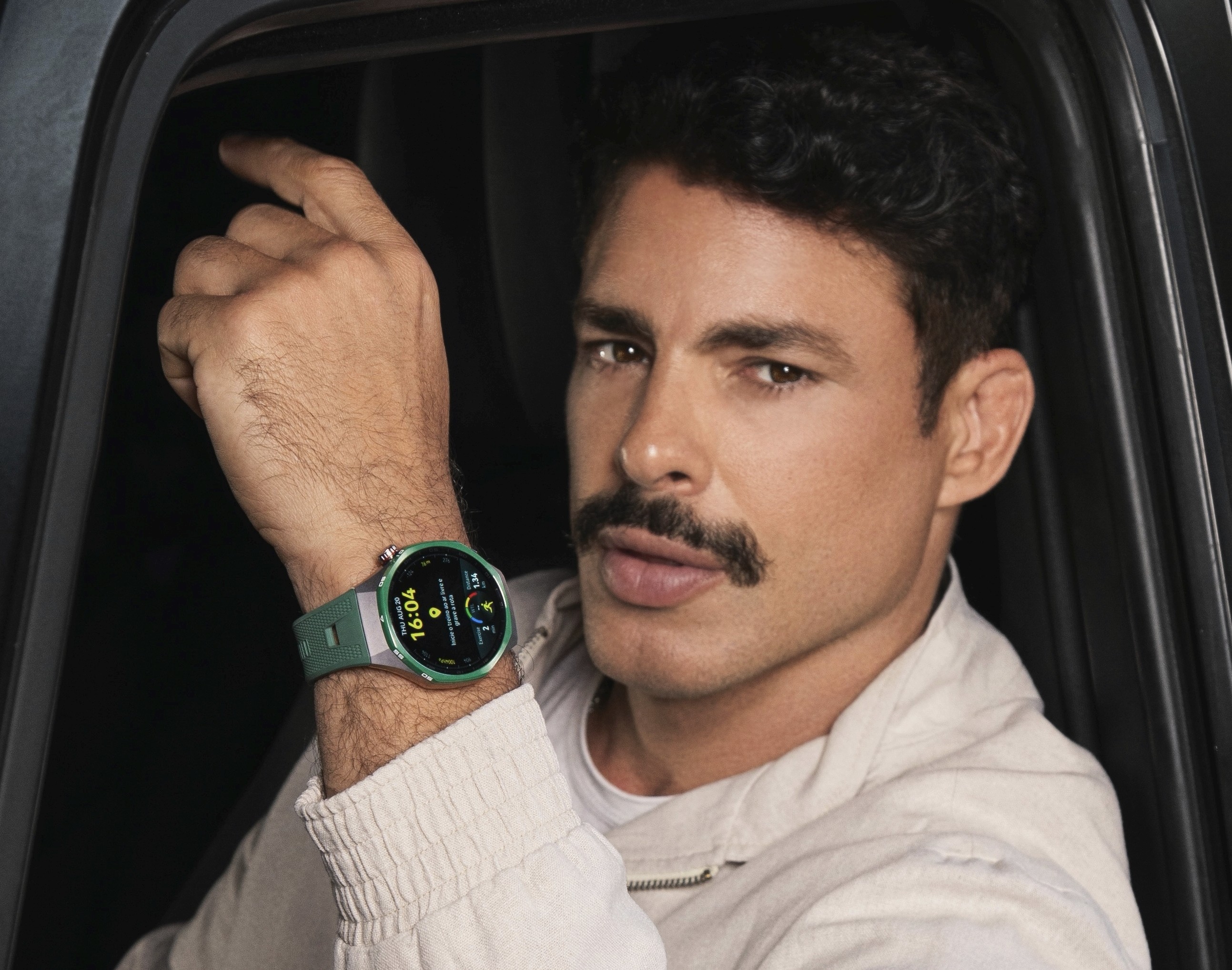 Huawei lança WATCH GT 7 Pro no Brasil com Cauã Reymond
