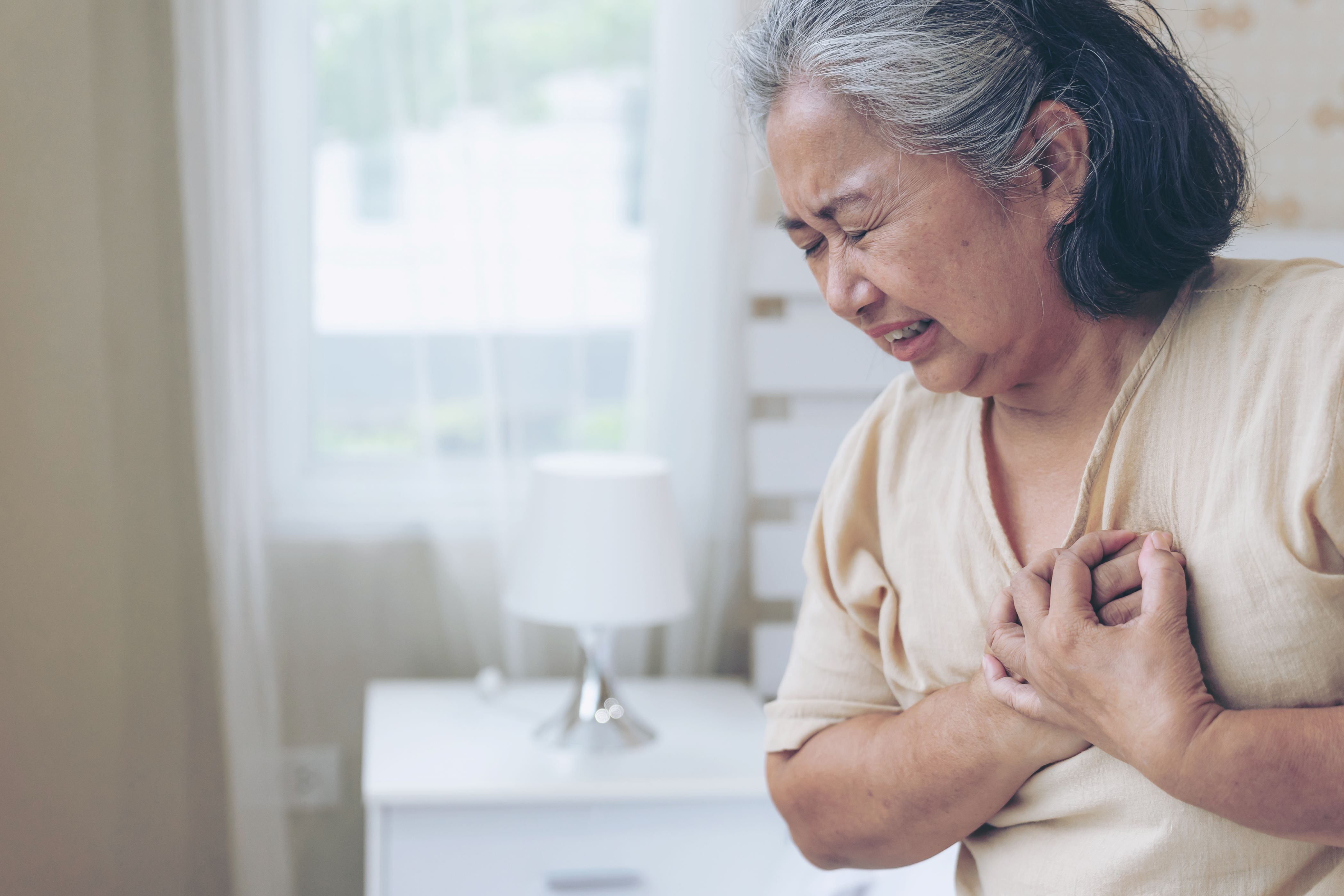 Infarto: sintomas variam entre homens e mulheres