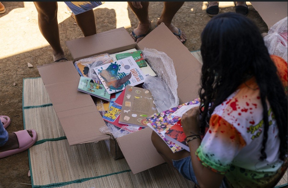 Bibliotecas comunitárias recebem novo acervo de livros