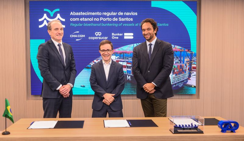Etanol abastece navios regularmente no Porto de Santos