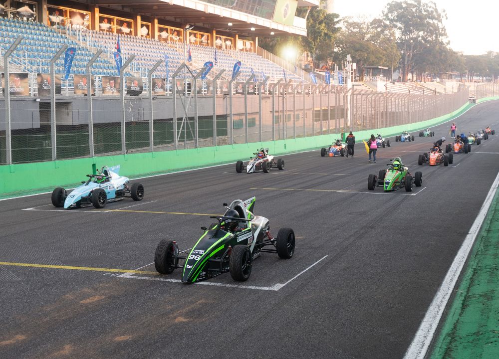 Do rental kart à Fórmula Vee: como começar no automobilismo 