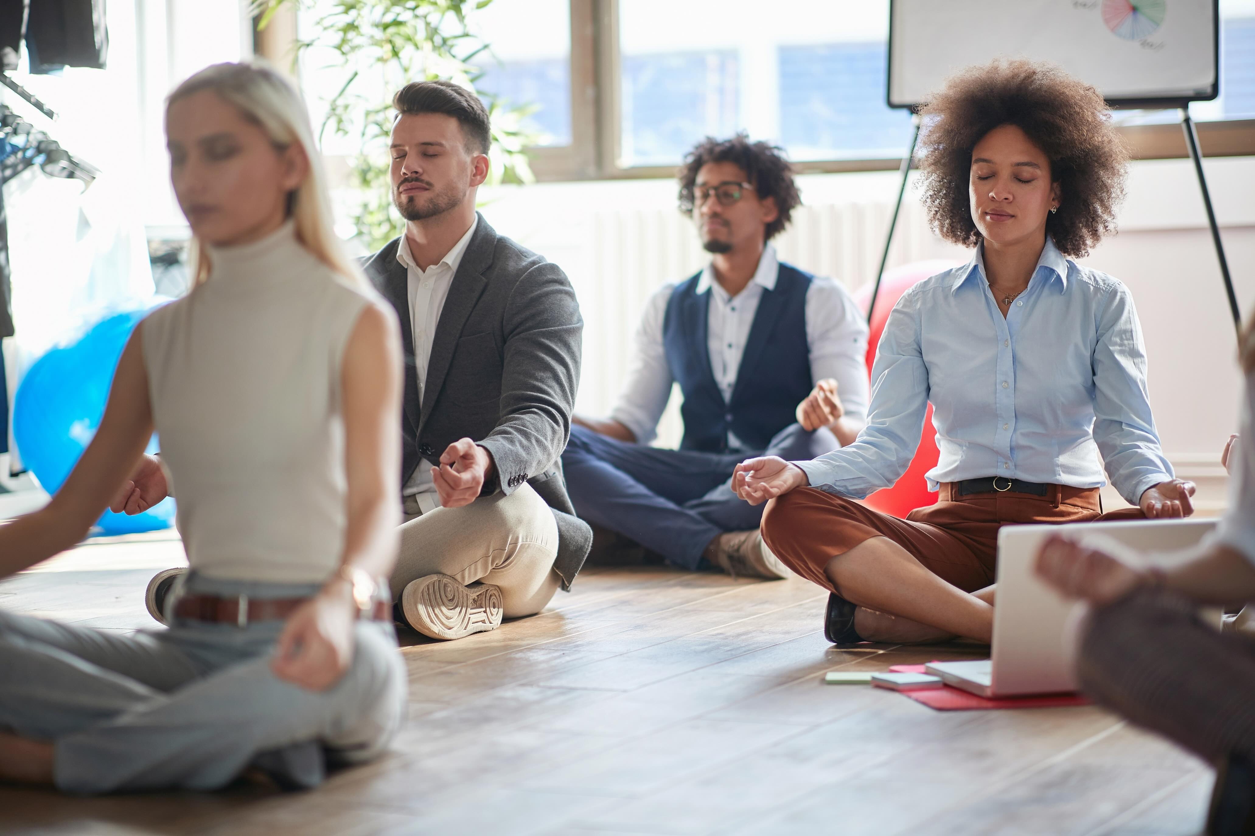 Meditação no trabalho: o que a ciência já comprova 