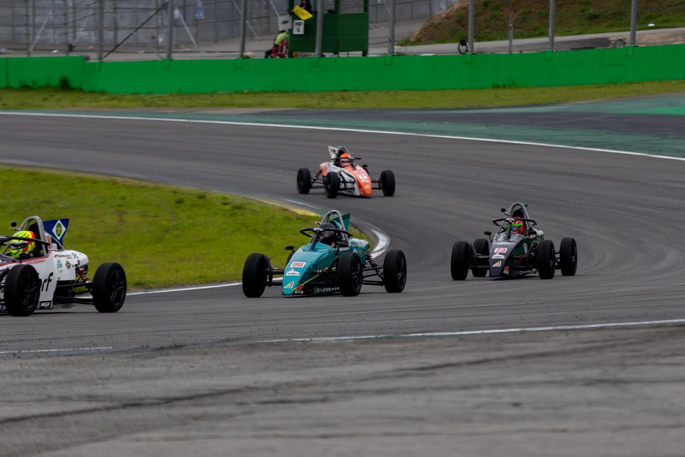 Fórmula Vee Brasil acelera em 2026 com calendário intenso
